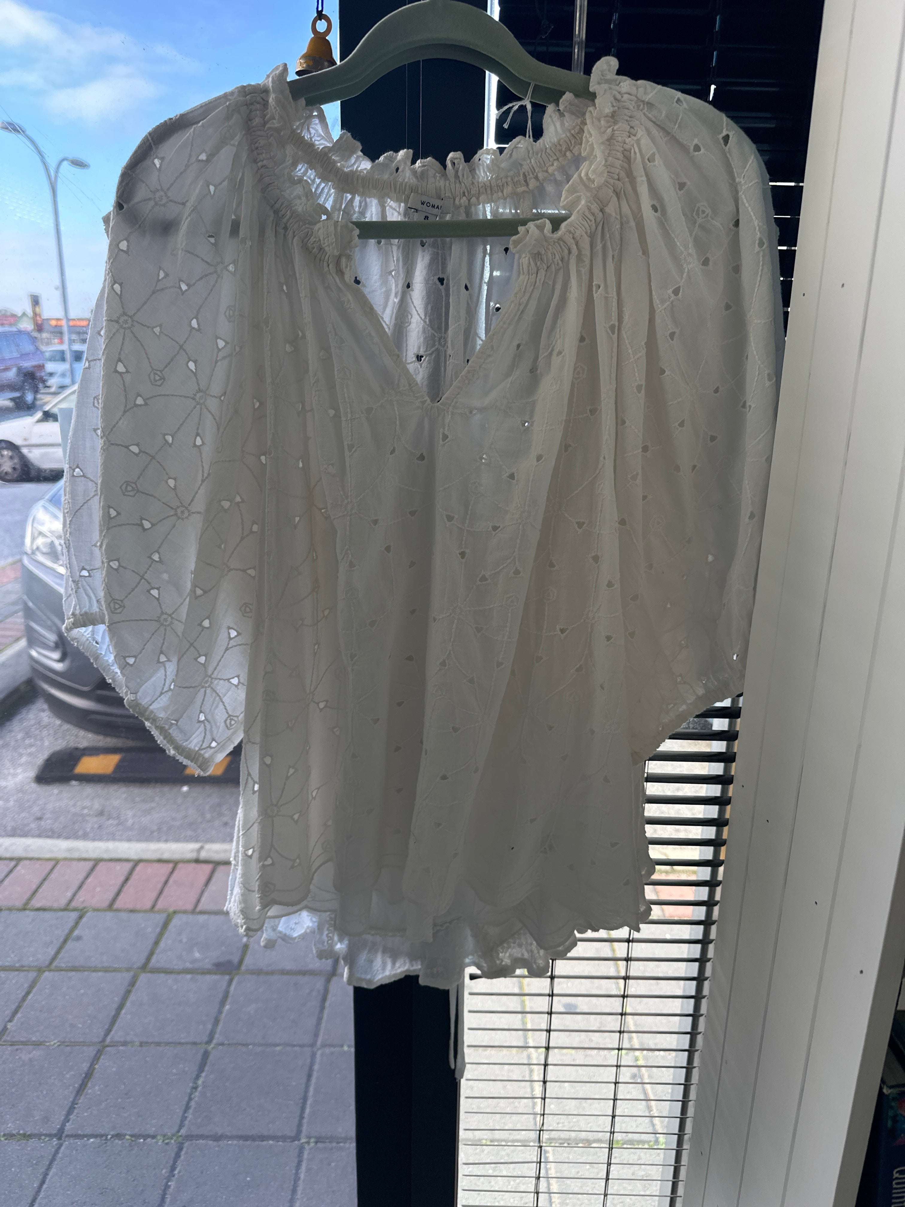 Cream cutout blouse sz8
