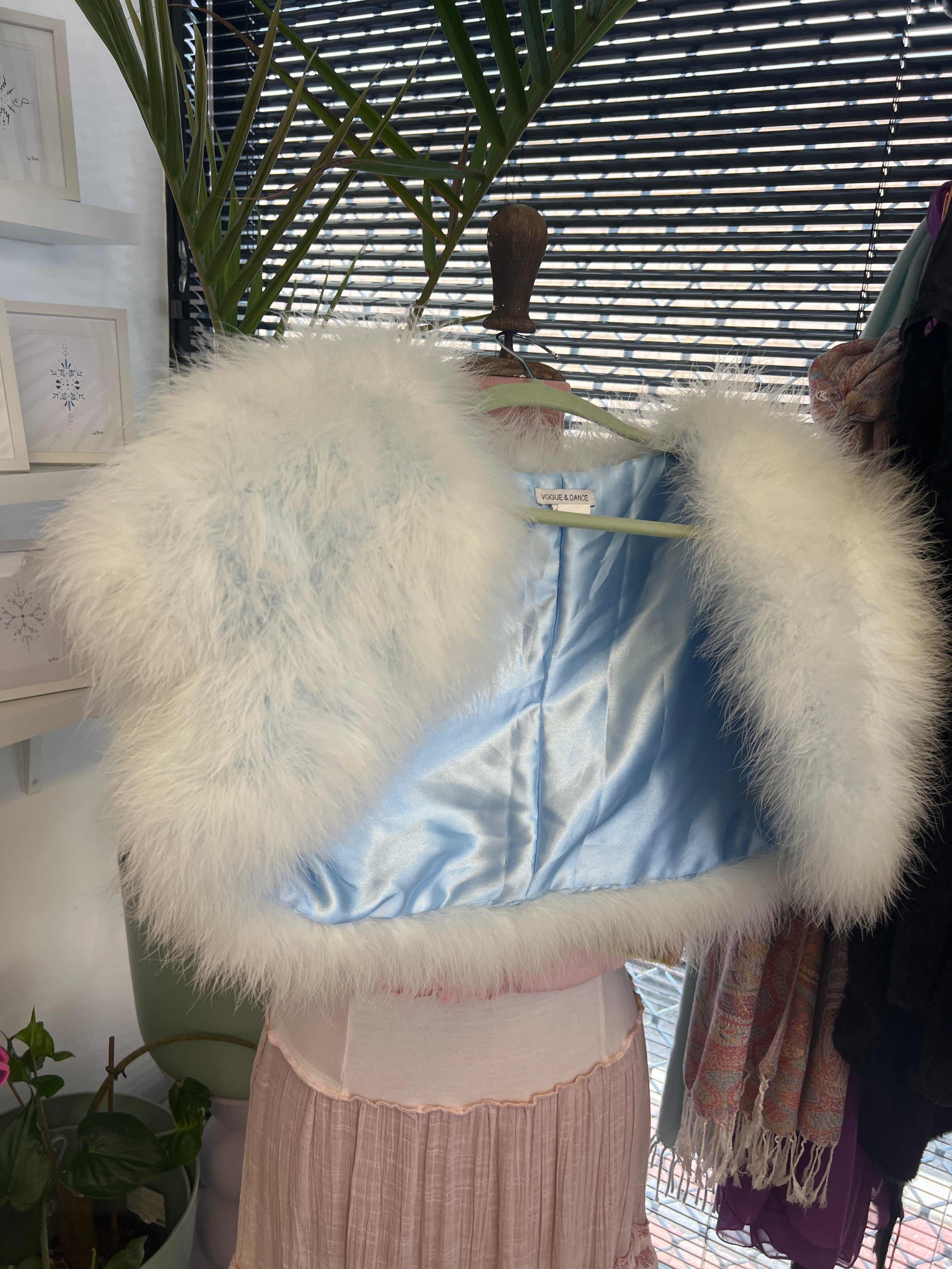 Vouge & Dance Feather Shrug Small