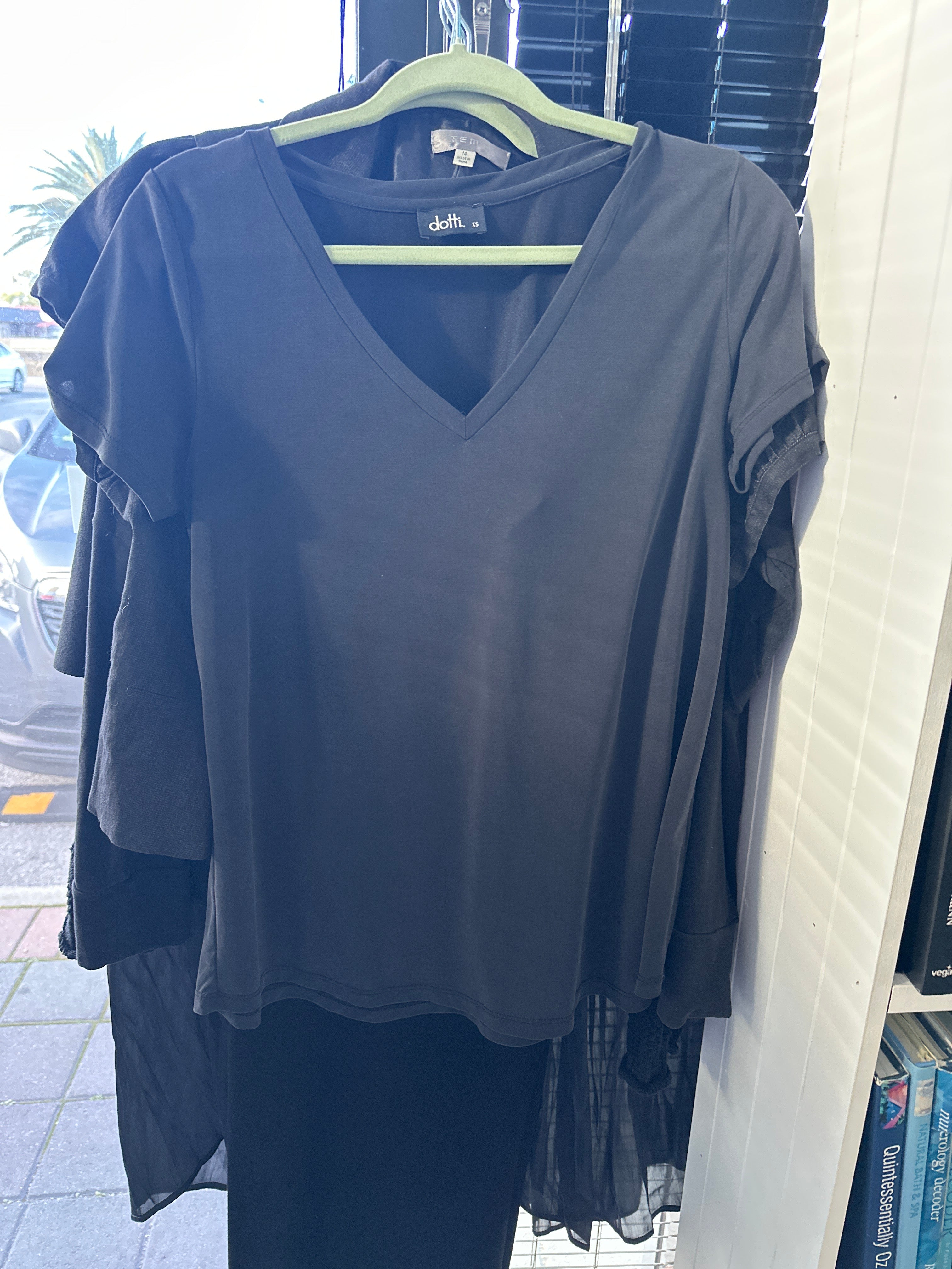 Black V neck tshirts